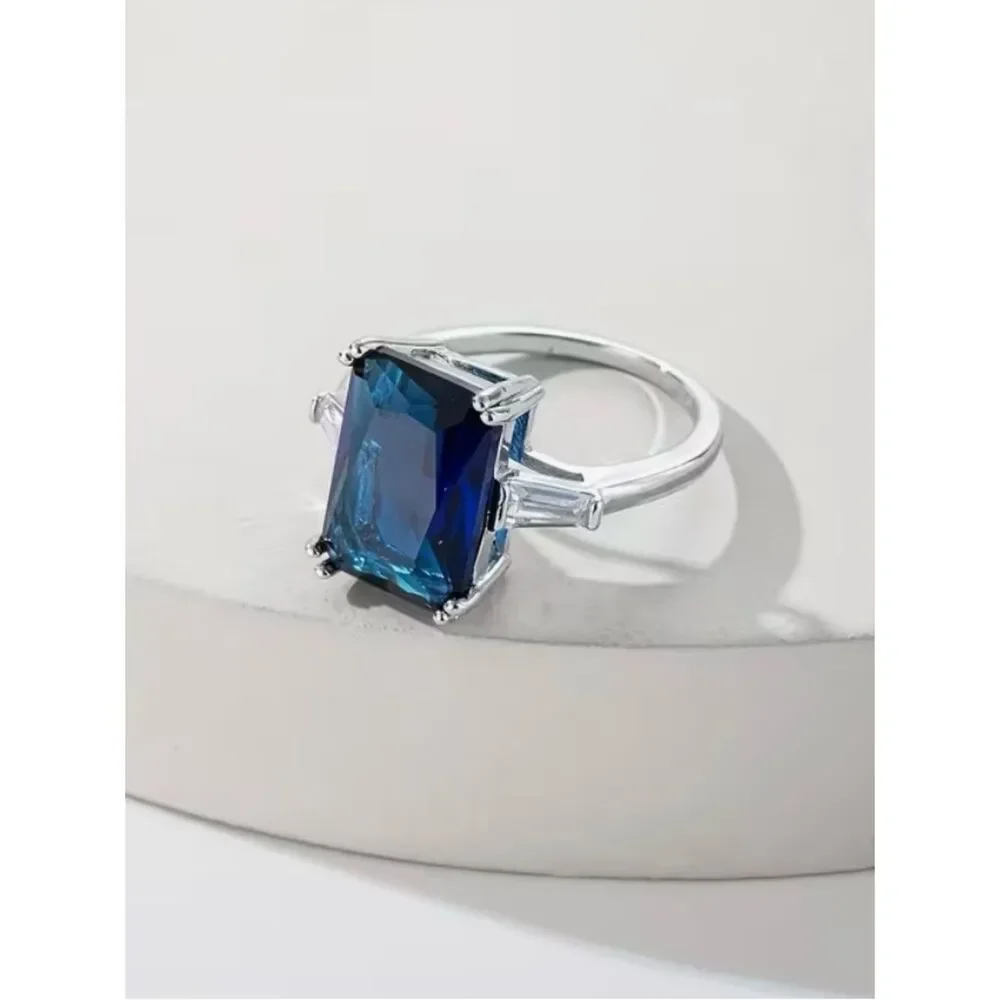 💙 NEW Blue Crystal Emerald-Cut Silver Ring with Baguette Accents 💙